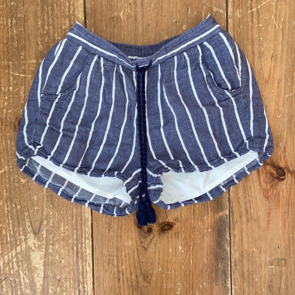 Japna - blue / white striped shorts (M)